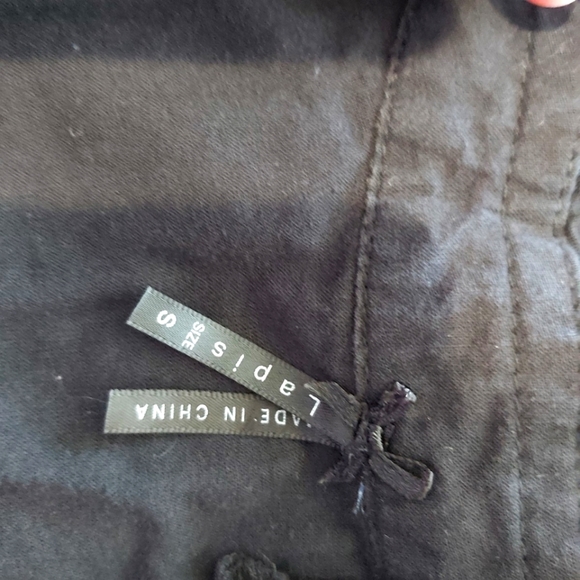 Lapis sleeveless blouse w/ ruffled neck - Picture 3 of 5